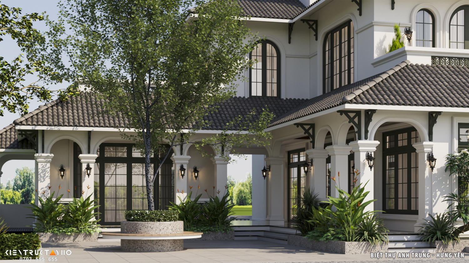 Khoảng sân trước được tổ chức như một lớp đệm mềm, nơi cây xanh và ánh sáng tạo nên nhịp chuyển tiếp trước khi vào nhà. Nhịp vòm lặp lại đều giúp không gian hiên có chiều sâu thị giác. Bóng cây in lên tường làm bề mặt kiến trúc trở nên sống động theo thời gian.